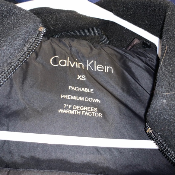 Calvin Klein navy puffer coat - Picture 12 of 15